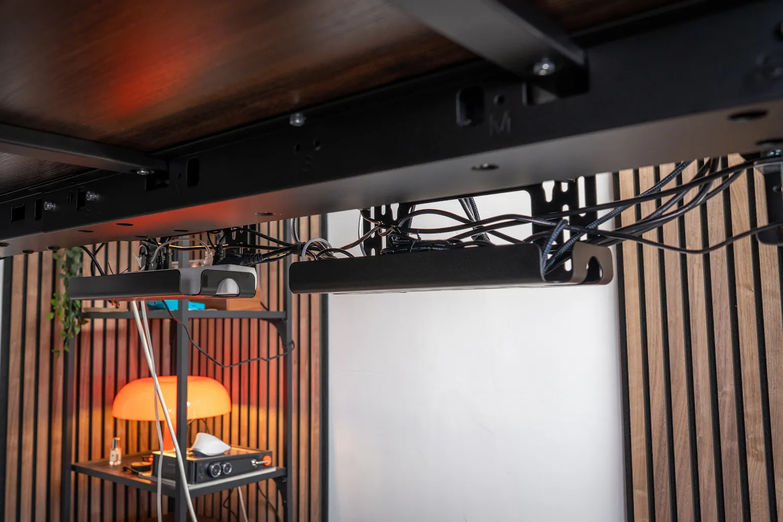 How to Manage Cables on a Revon Standing Desk | Setup Inspirations ...