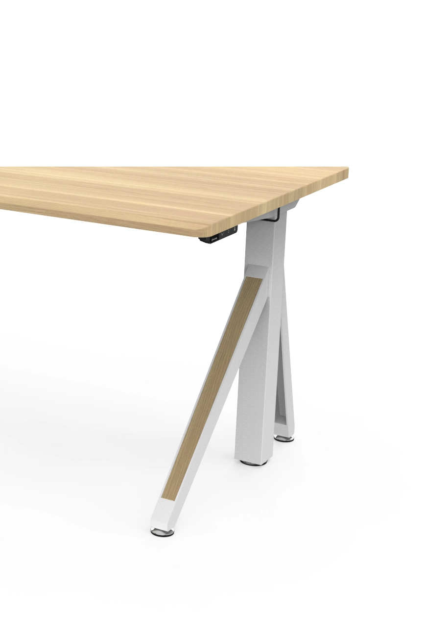 The Revon desk legs are equipped with adjustable foot pads to adapt to uneven floors.
